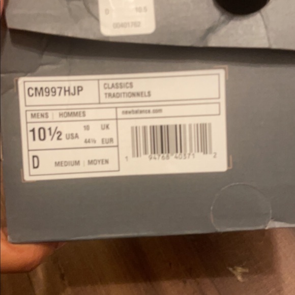 Basically brand new ! New balance! Still have receipt. Mens 10 1/2 - Picture 3 of 3